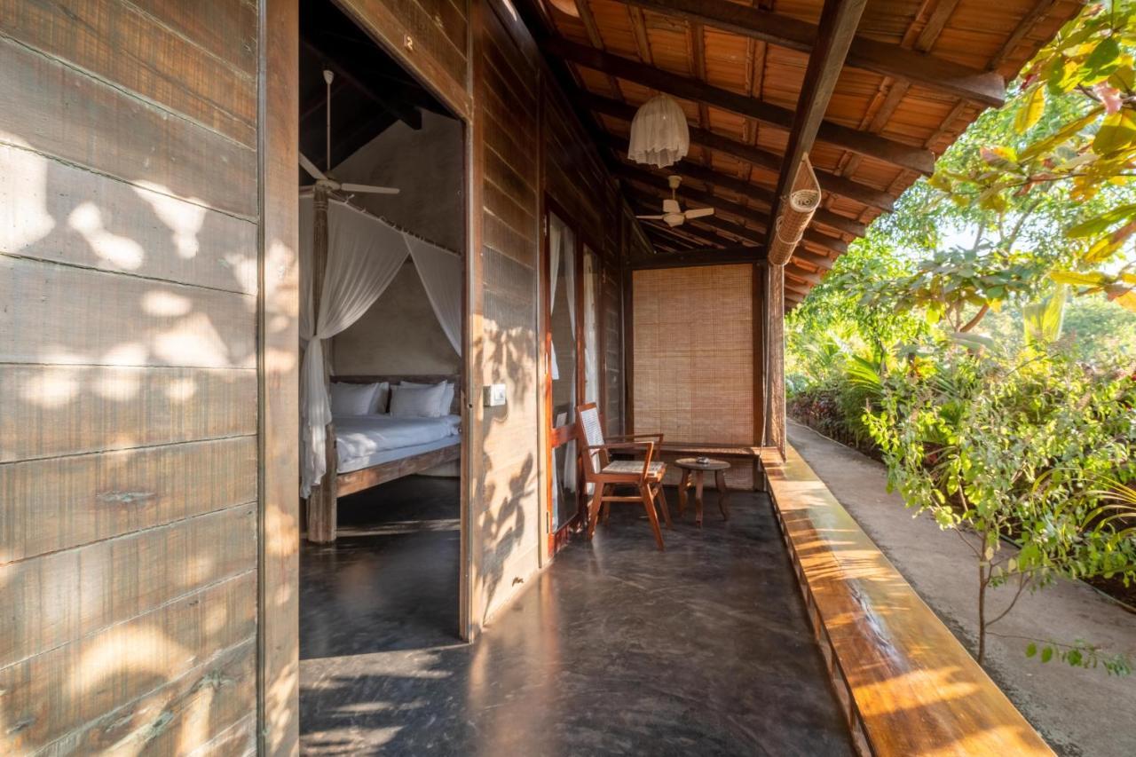 The Artist Cottages Morjim Exterior foto